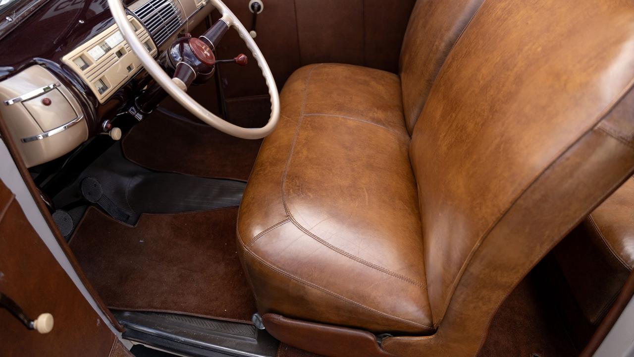 1940 Ford De Luxe V8 Convertible Club Coupe