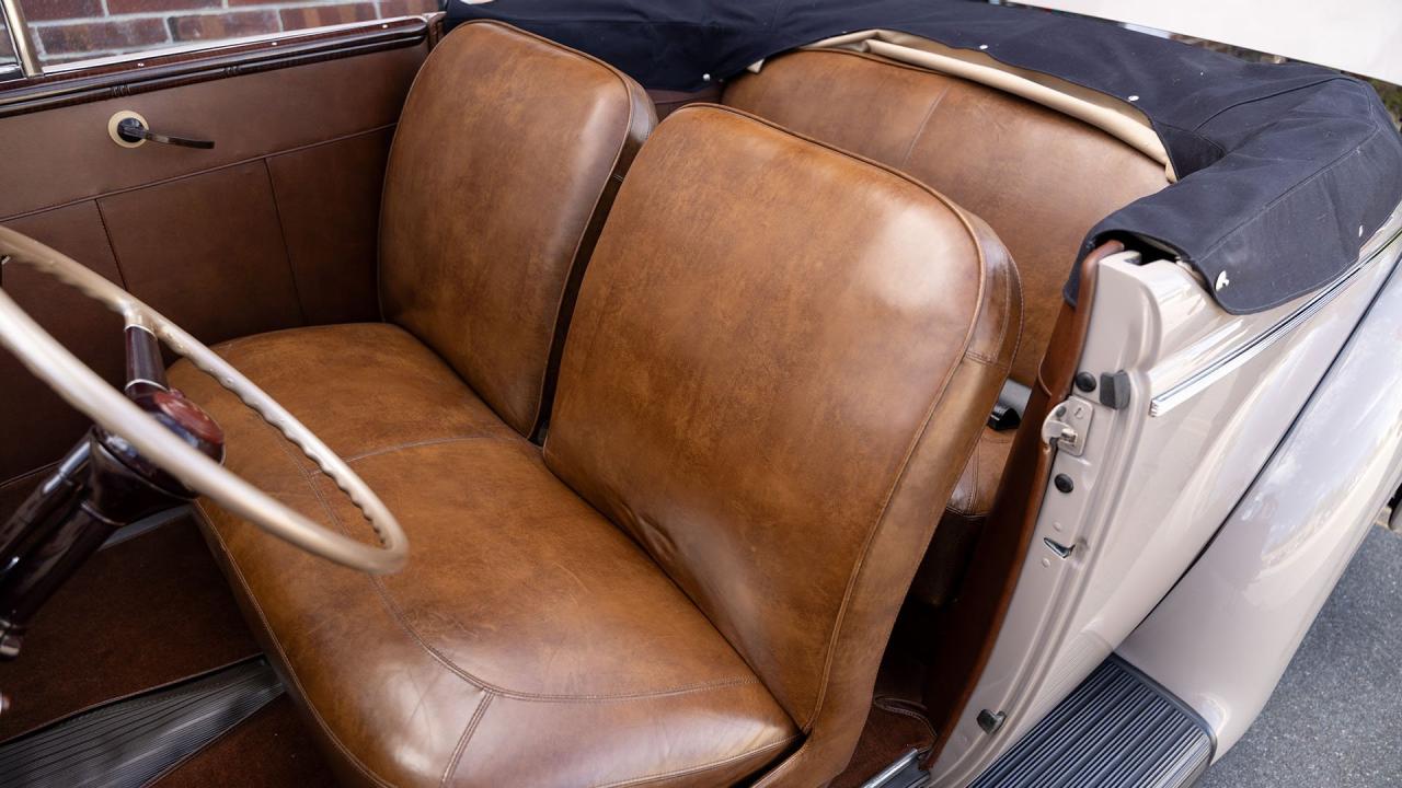 1940 Ford De Luxe V8 Convertible Club Coupe