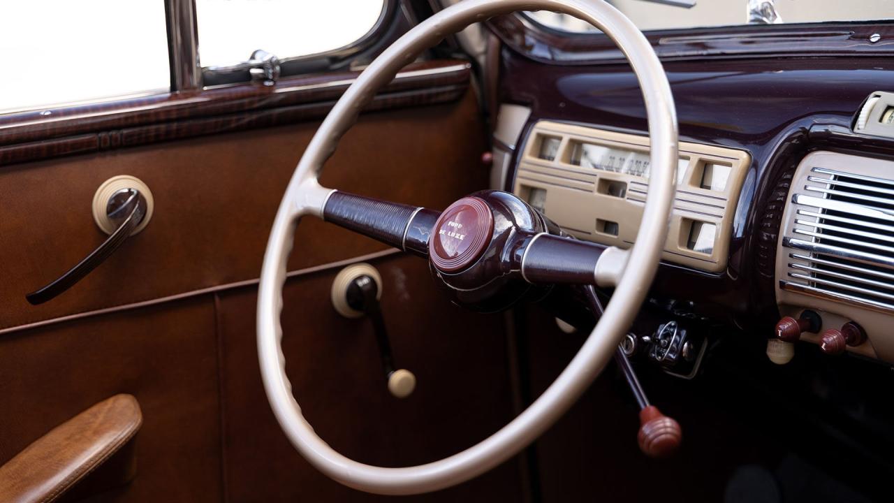 1940 Ford De Luxe V8 Convertible Club Coupe
