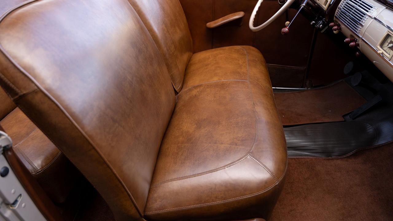 1940 Ford De Luxe V8 Convertible Club Coupe