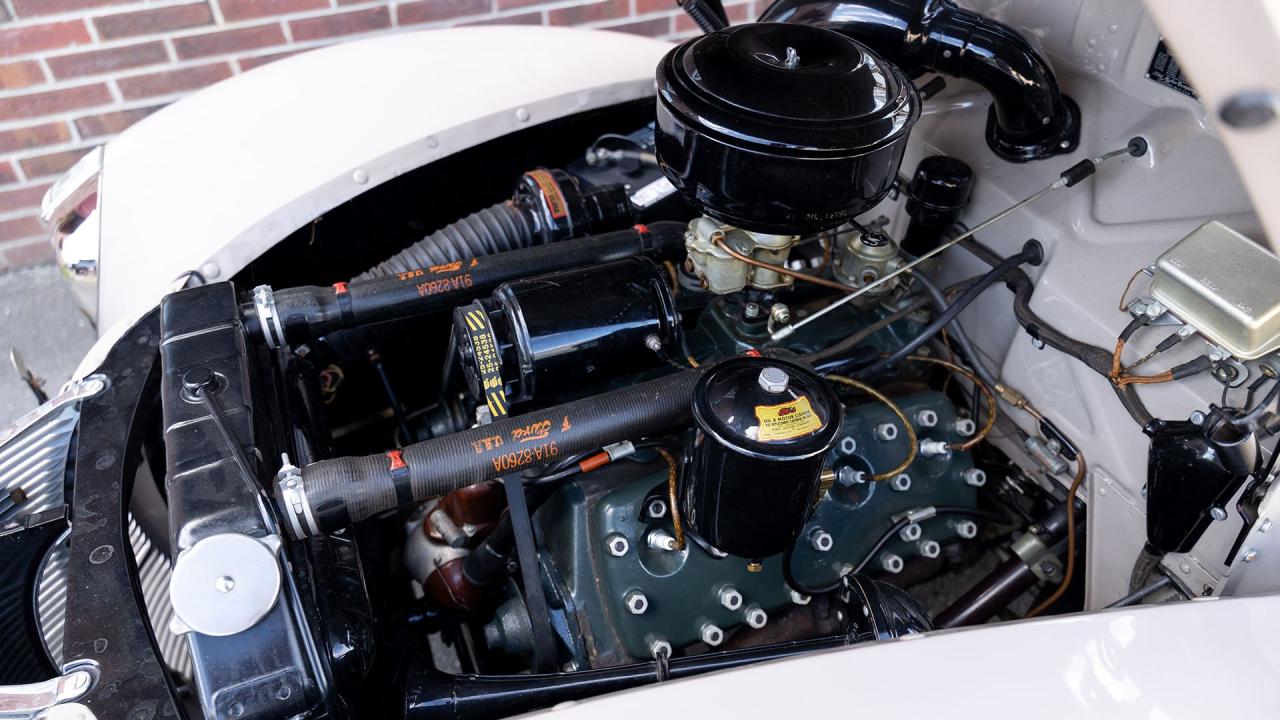 1940 Ford De Luxe V8 Convertible Club Coupe