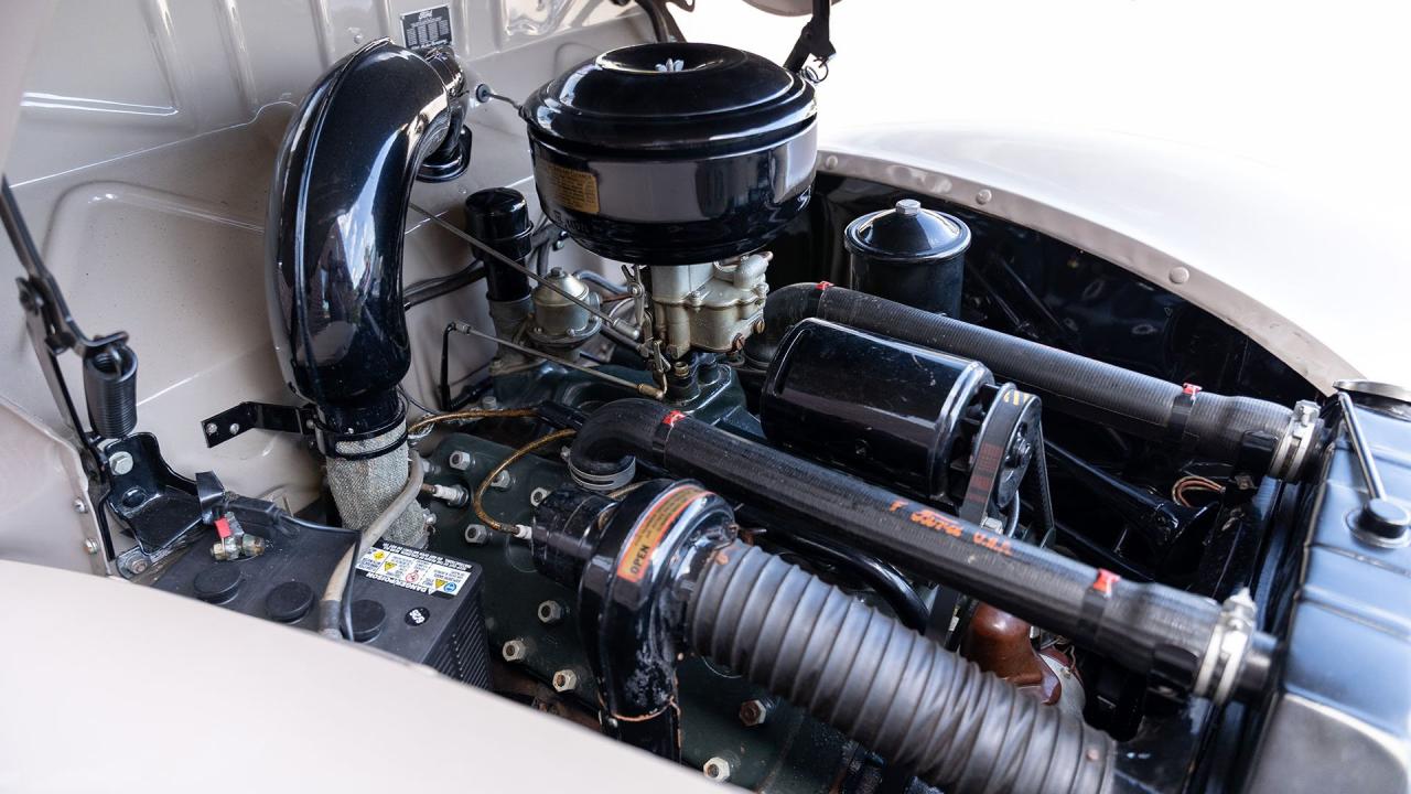 1940 Ford De Luxe V8 Convertible Club Coupe
