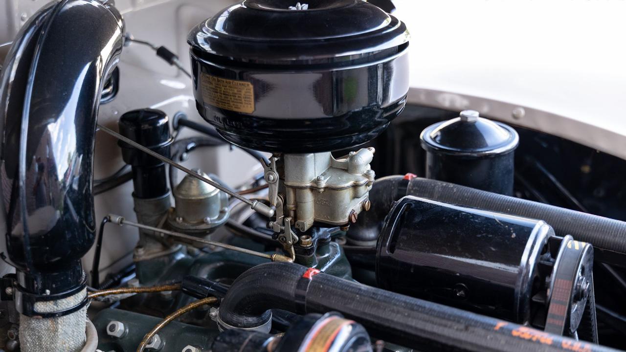 1940 Ford De Luxe V8 Convertible Club Coupe