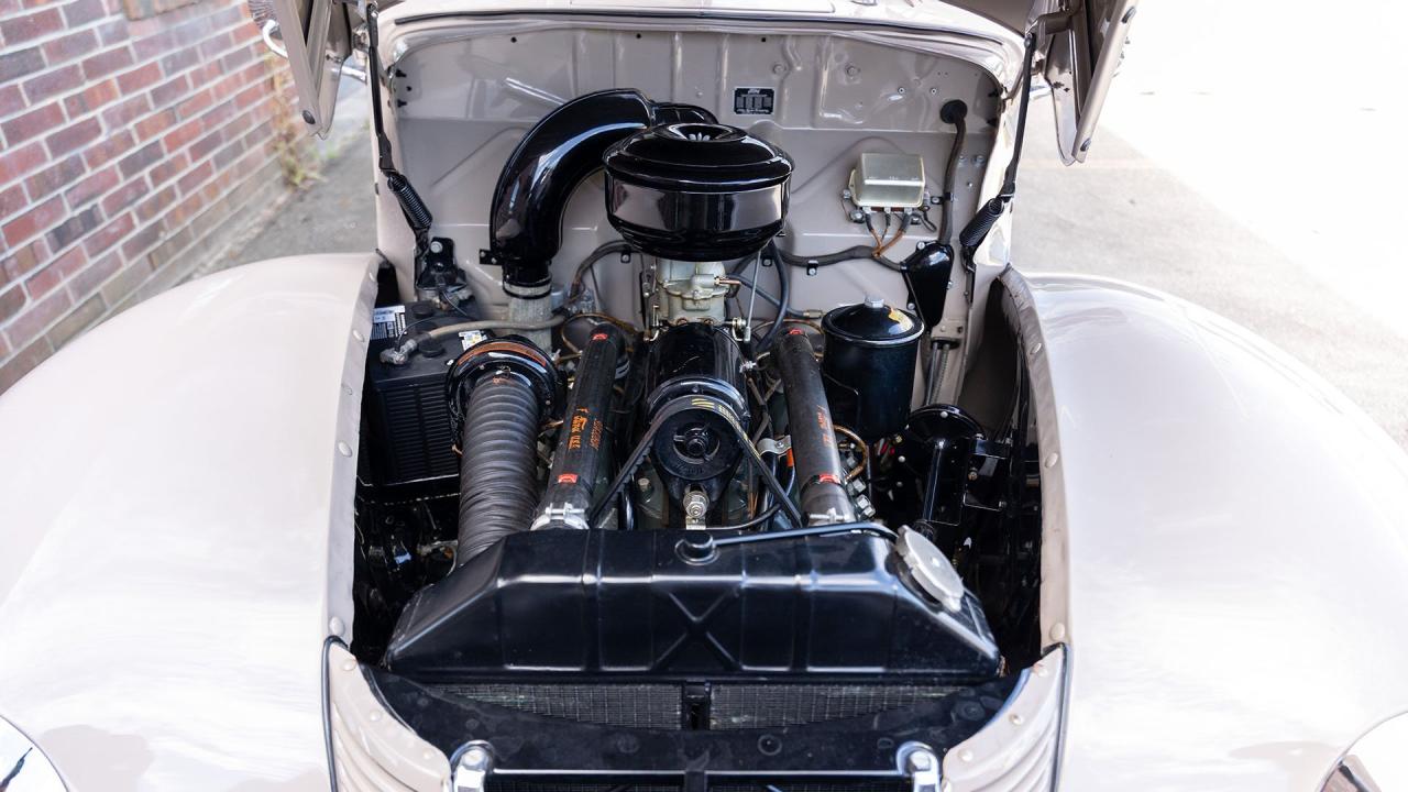 1940 Ford De Luxe V8 Convertible Club Coupe