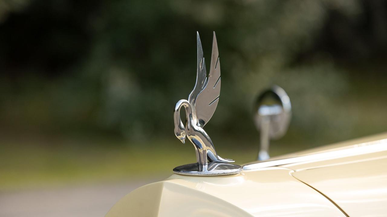 1937 Packard 1501 Super Eight Convertible Victoria