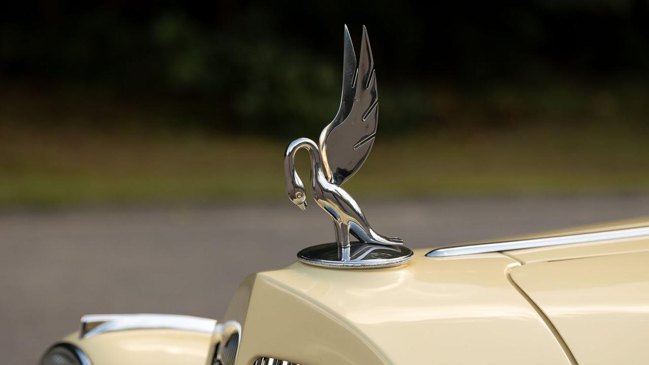 1937 Packard 1501 Super Eight Convertible Victoria