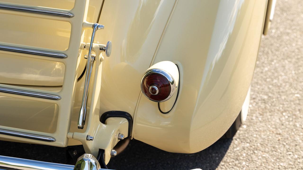1937 Packard 1501 Super Eight Convertible Victoria
