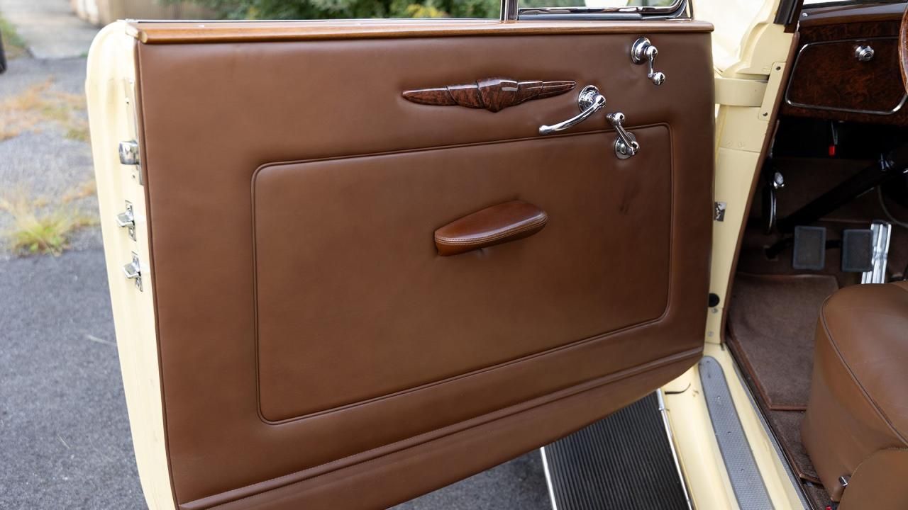 1937 Packard 1501 Super Eight Convertible Victoria