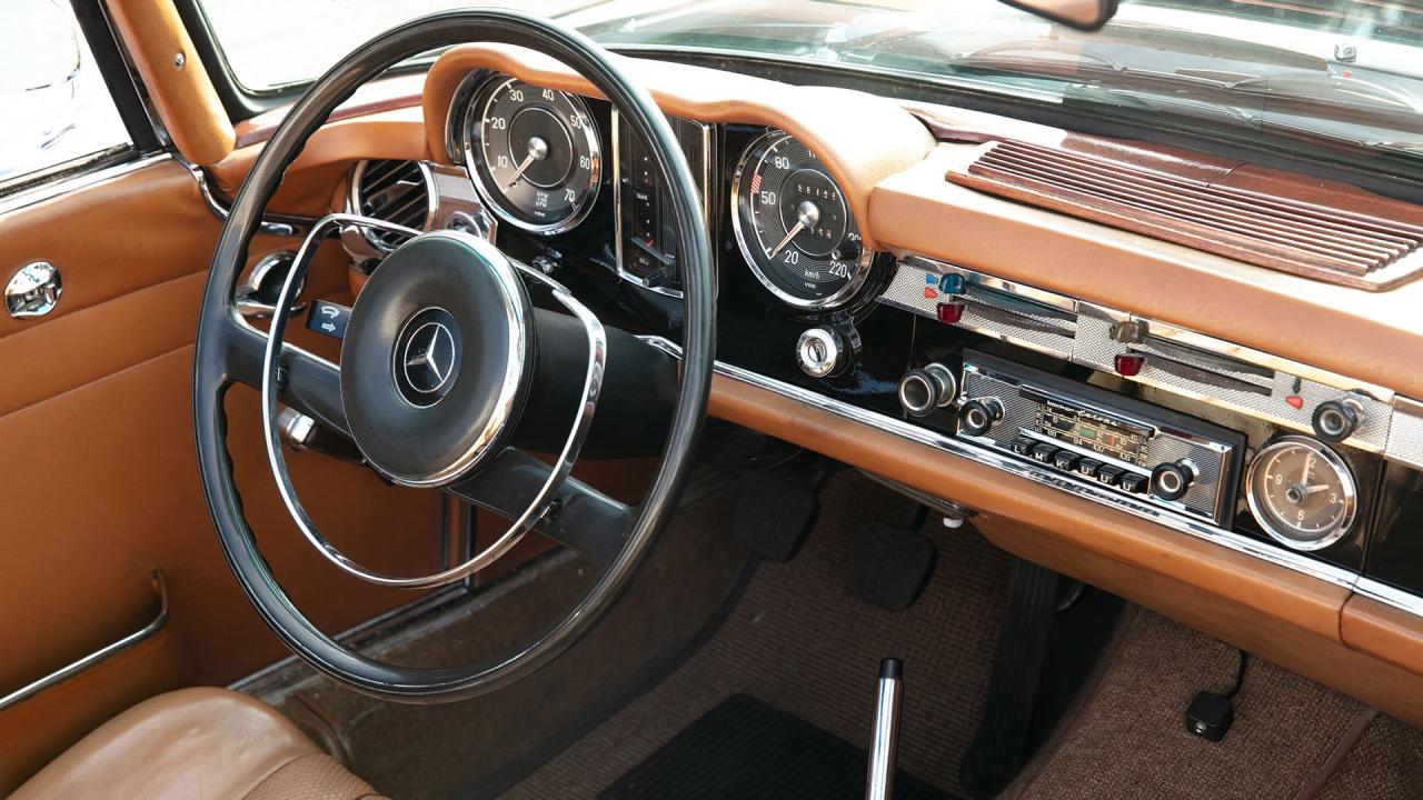 1968 Mercedes - Benz 250 SL Pagoda