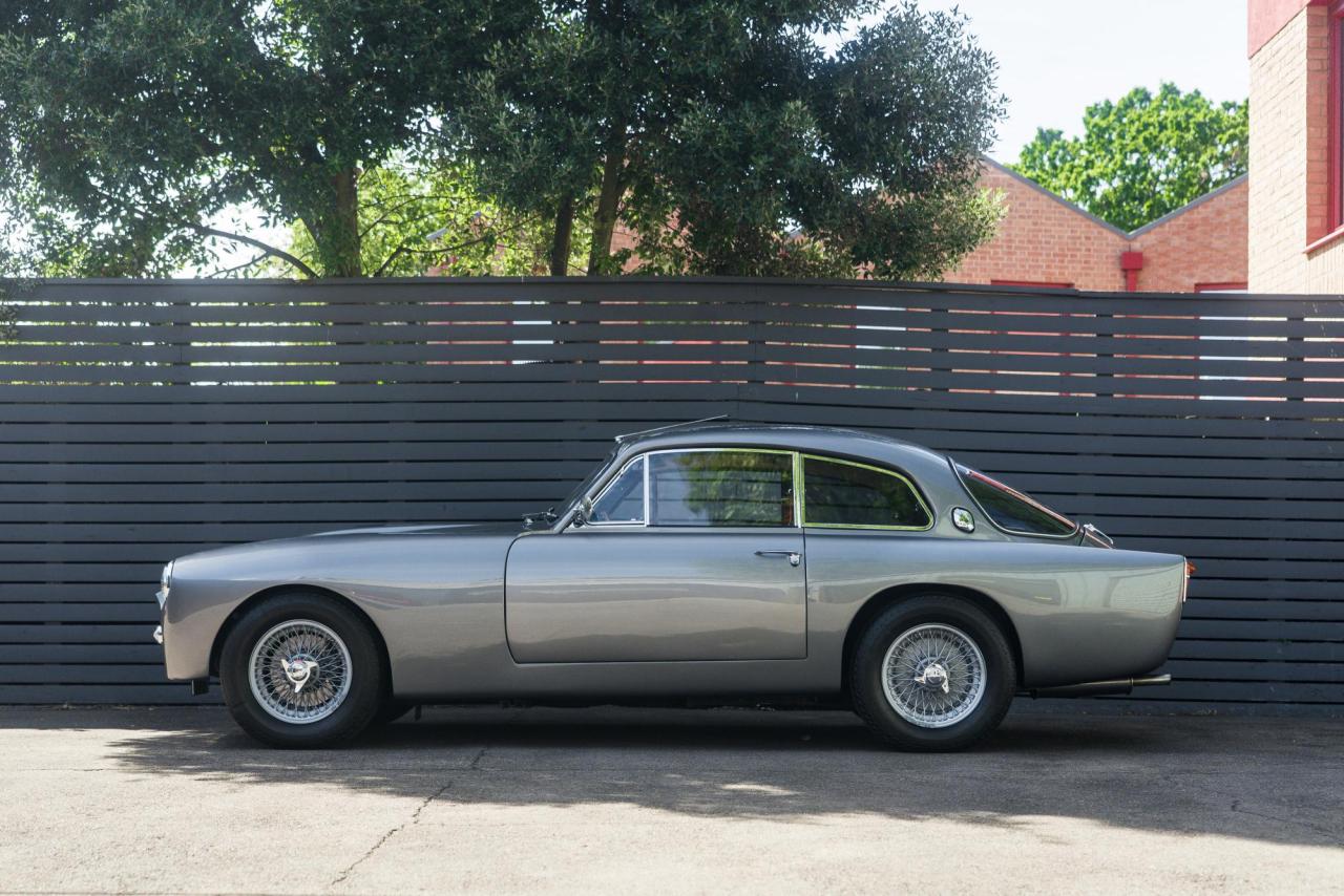 1961 AC Greyhound
