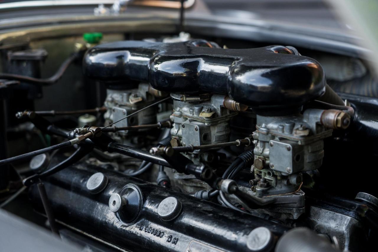 1961 AC Greyhound