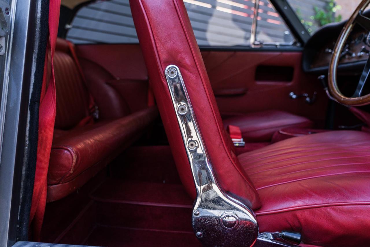 1961 AC Greyhound