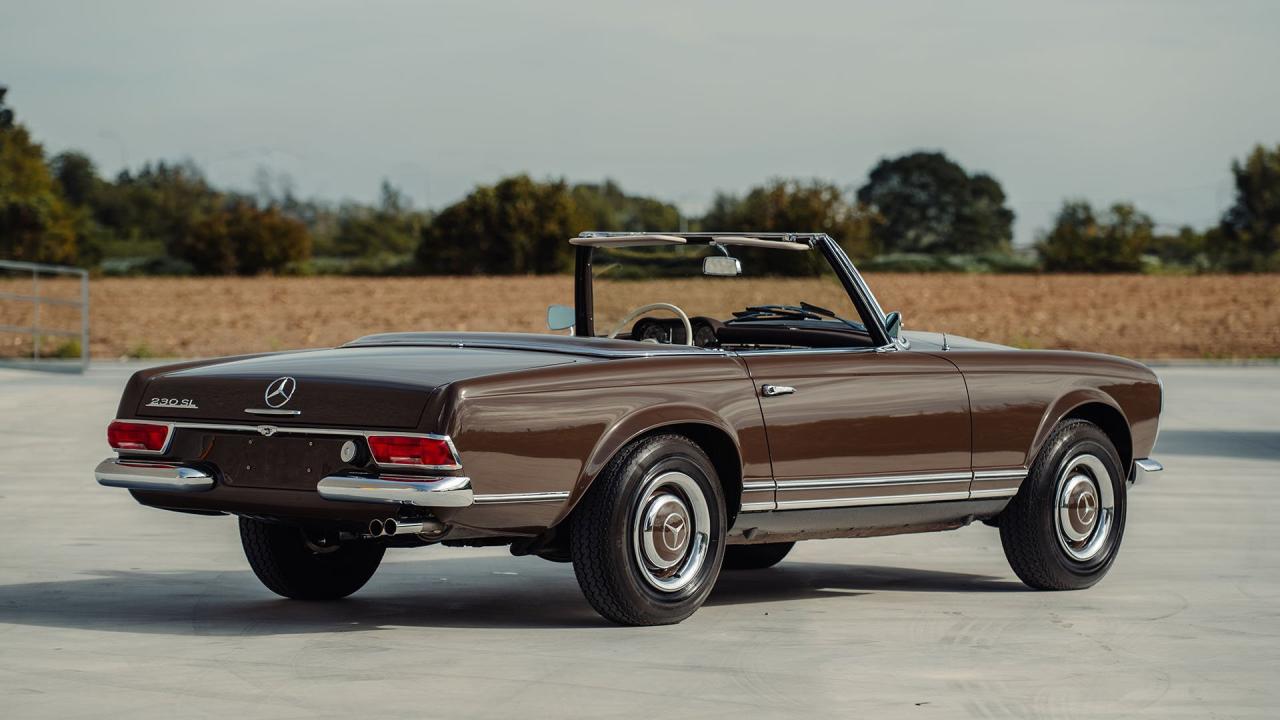 1965 Mercedes - Benz 230 SL Pagoda