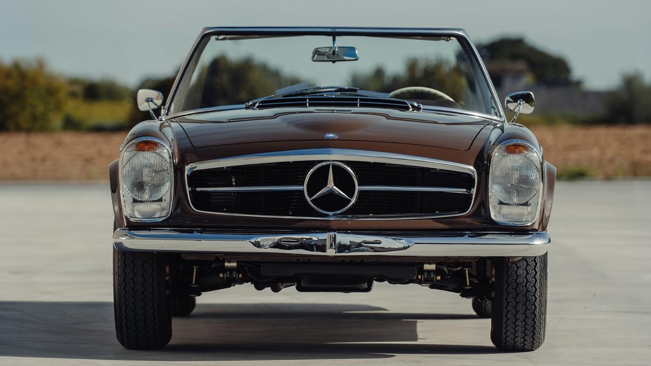 1965 Mercedes - Benz 230 SL Pagoda