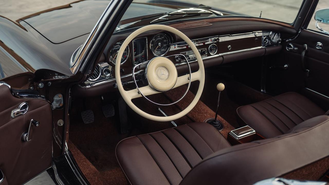 1965 Mercedes - Benz 230 SL Pagoda