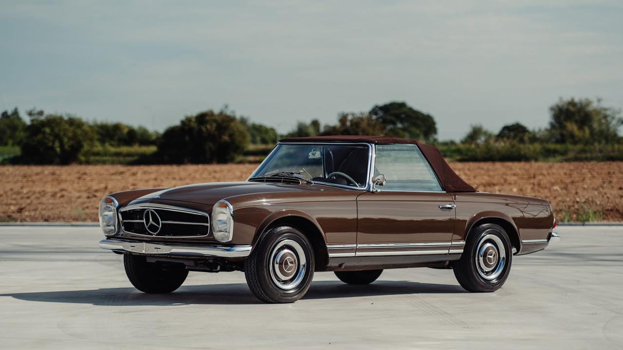 1965 Mercedes - Benz 230 SL Pagoda