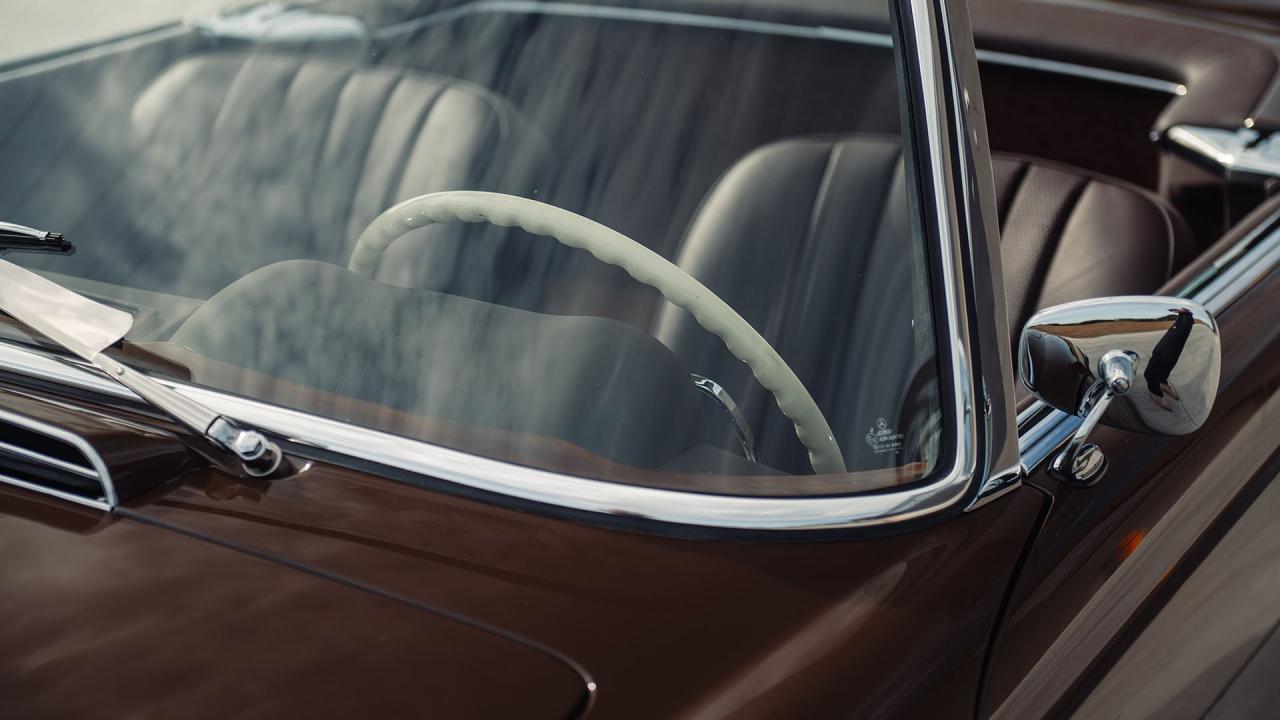 1965 Mercedes - Benz 230 SL Pagoda