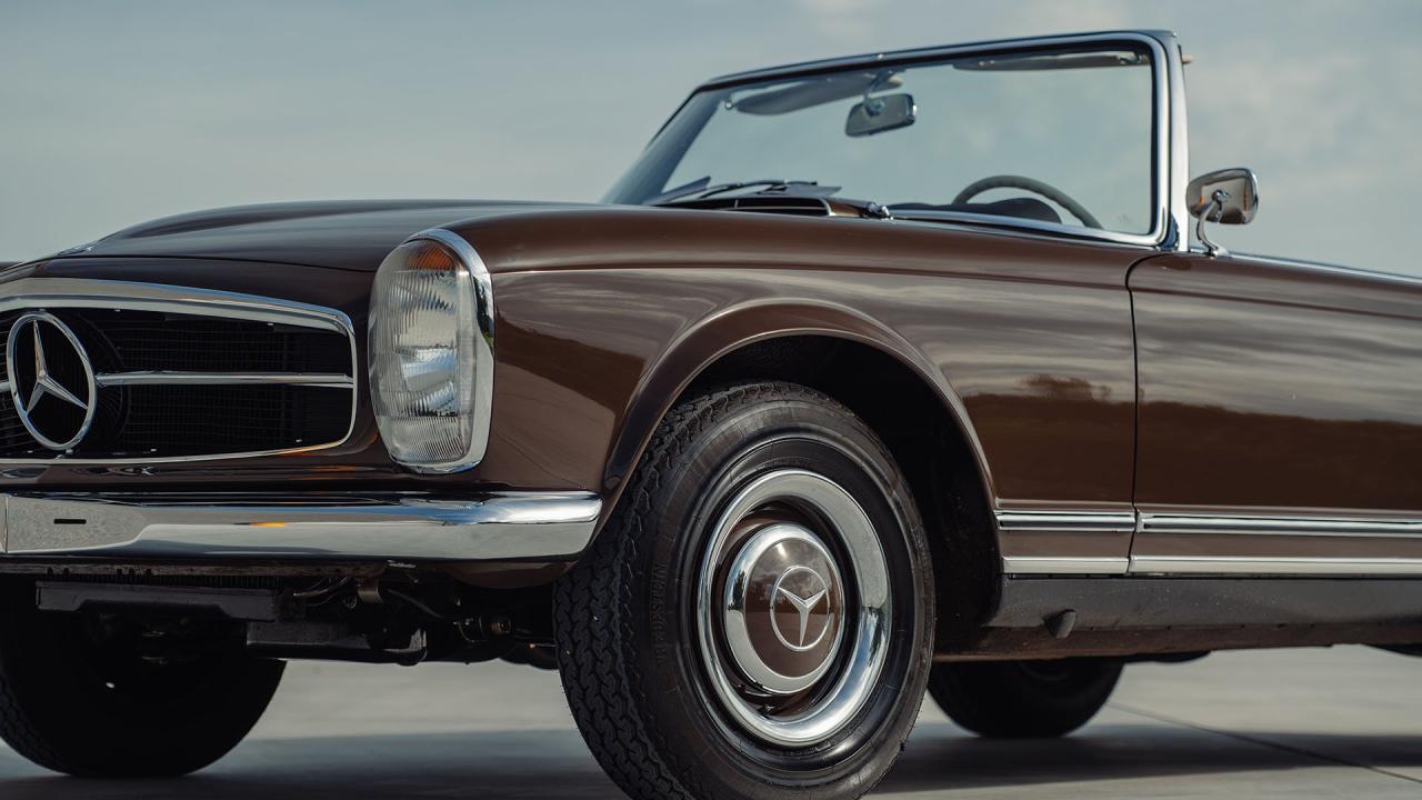 1965 Mercedes - Benz 230 SL Pagoda