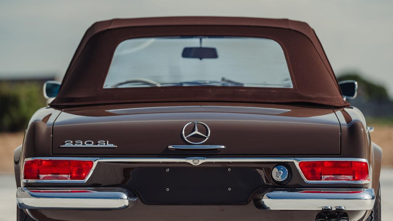 1965 Mercedes - Benz 230 SL Pagoda