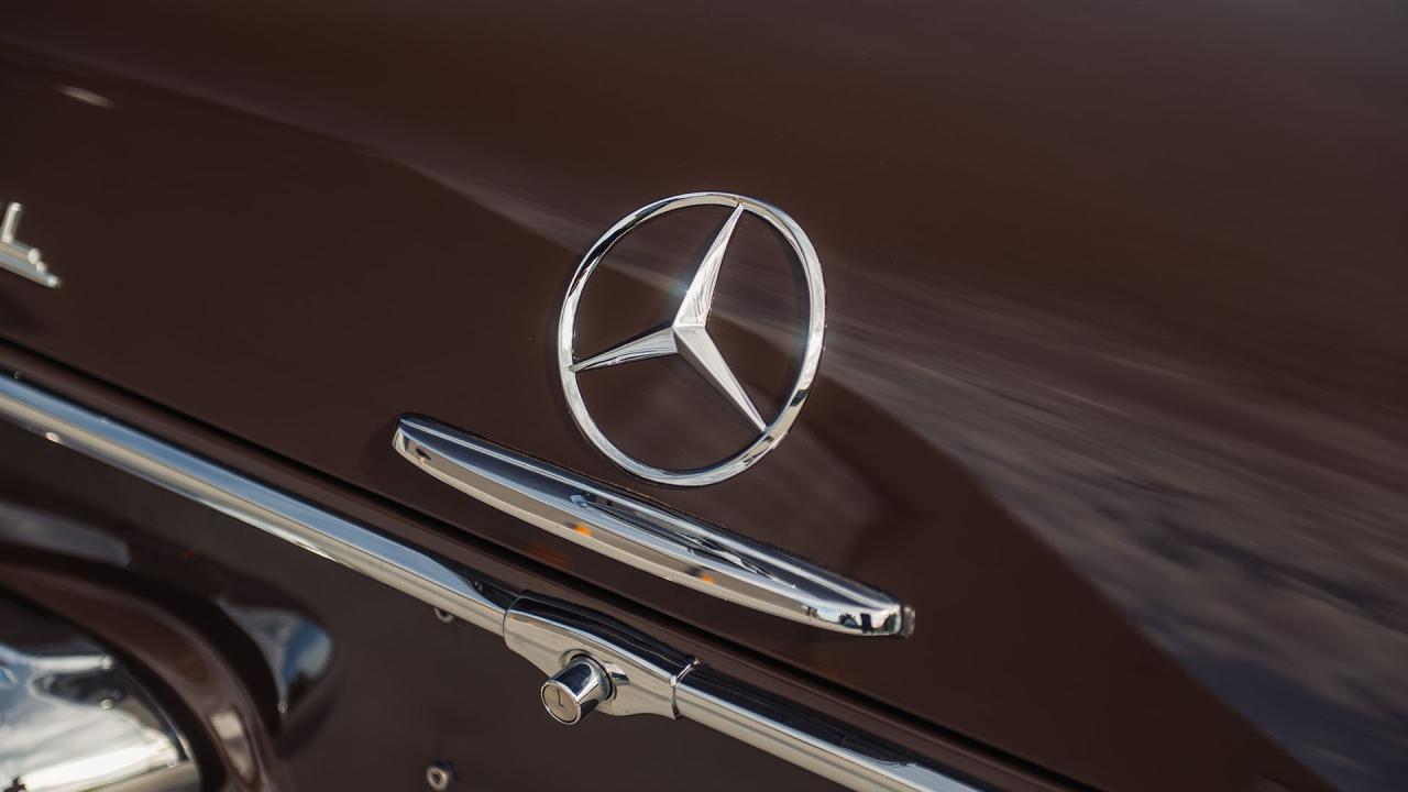 1965 Mercedes - Benz 230 SL Pagoda