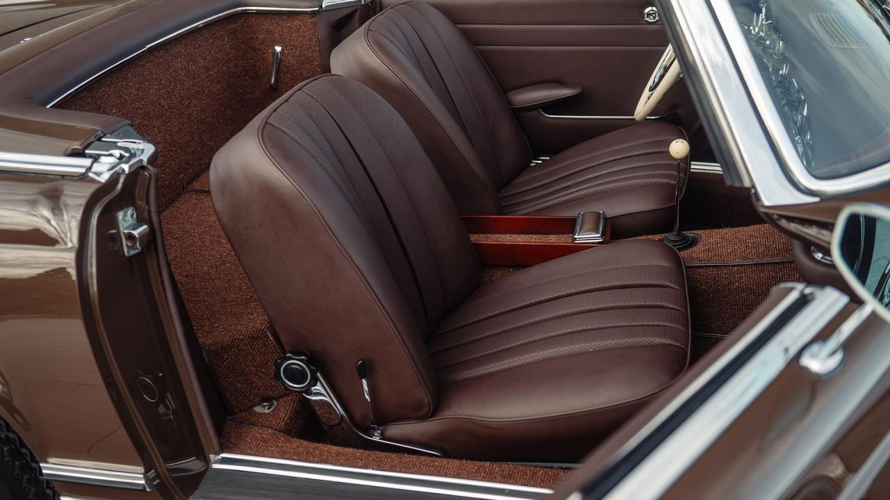 1965 Mercedes - Benz 230 SL Pagoda