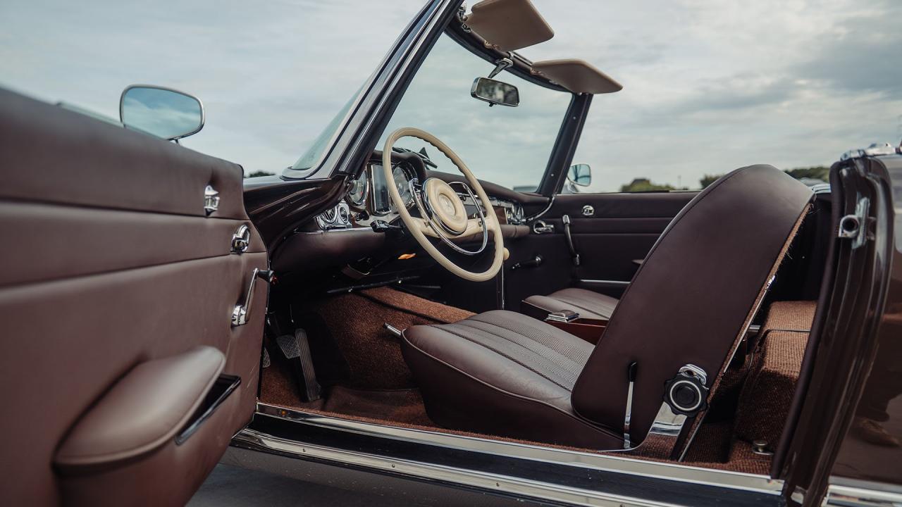 1965 Mercedes - Benz 230 SL Pagoda