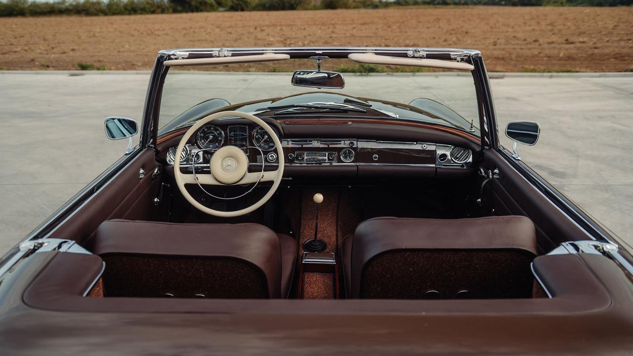 1965 Mercedes - Benz 230 SL Pagoda