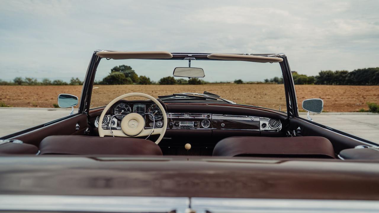 1965 Mercedes - Benz 230 SL Pagoda