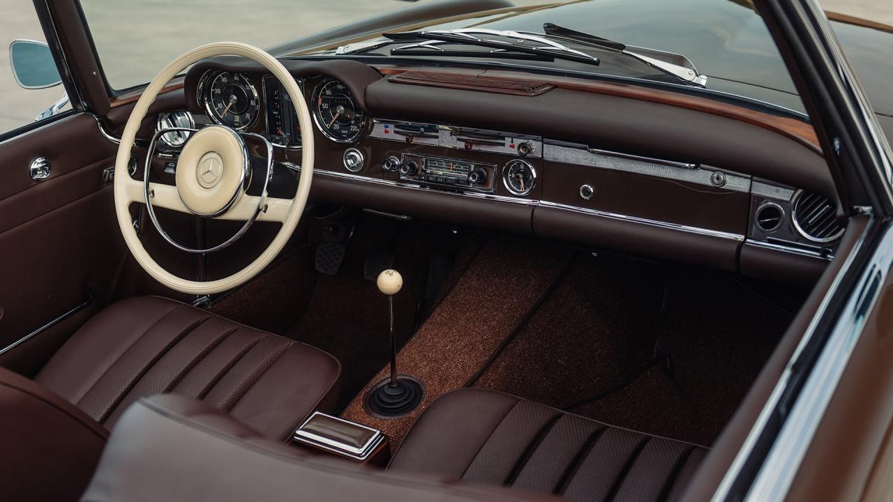 1965 Mercedes - Benz 230 SL Pagoda