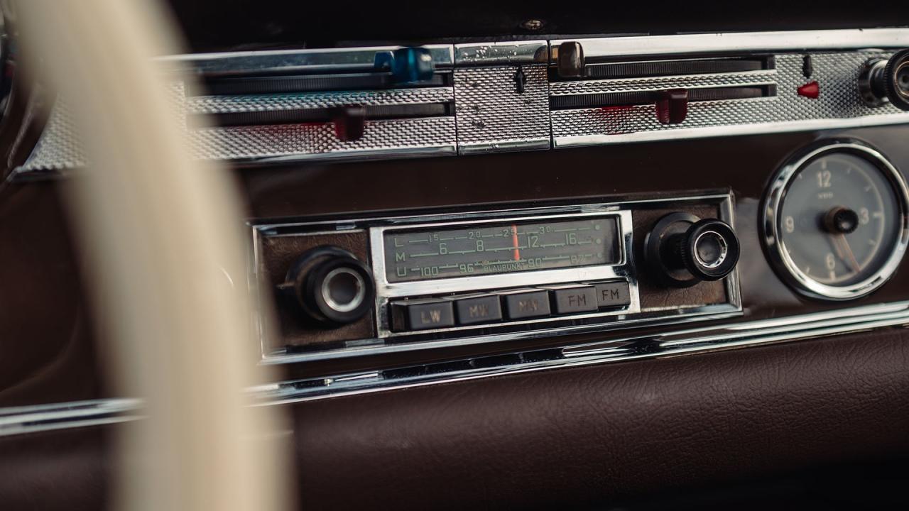 1965 Mercedes - Benz 230 SL Pagoda