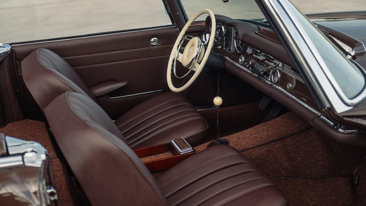 1965 Mercedes - Benz 230 SL Pagoda