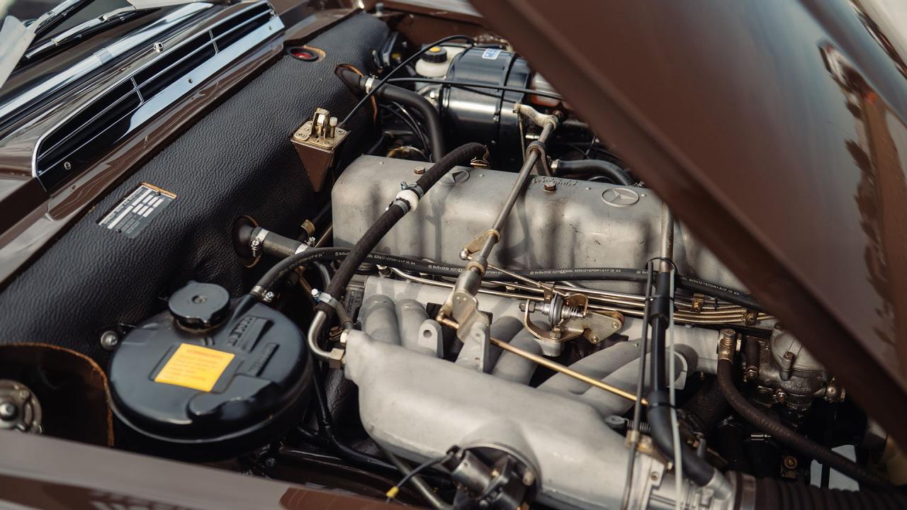1965 Mercedes - Benz 230 SL Pagoda