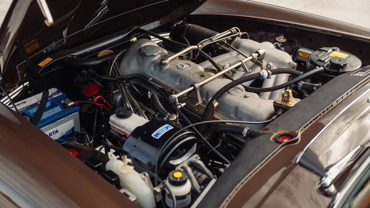 1965 Mercedes - Benz 230 SL Pagoda