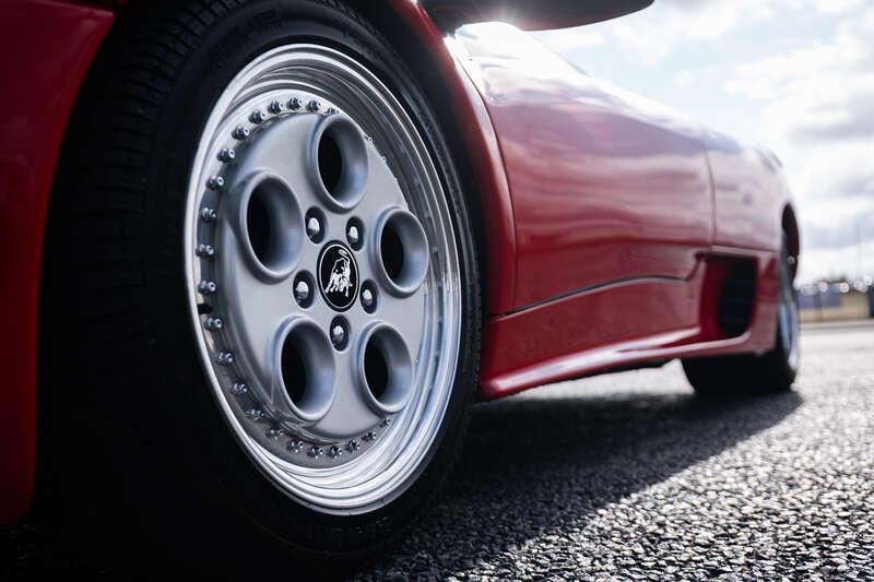 1991 Lamborghini DIABLO 5.7-LITRE 2WD SERIES 1