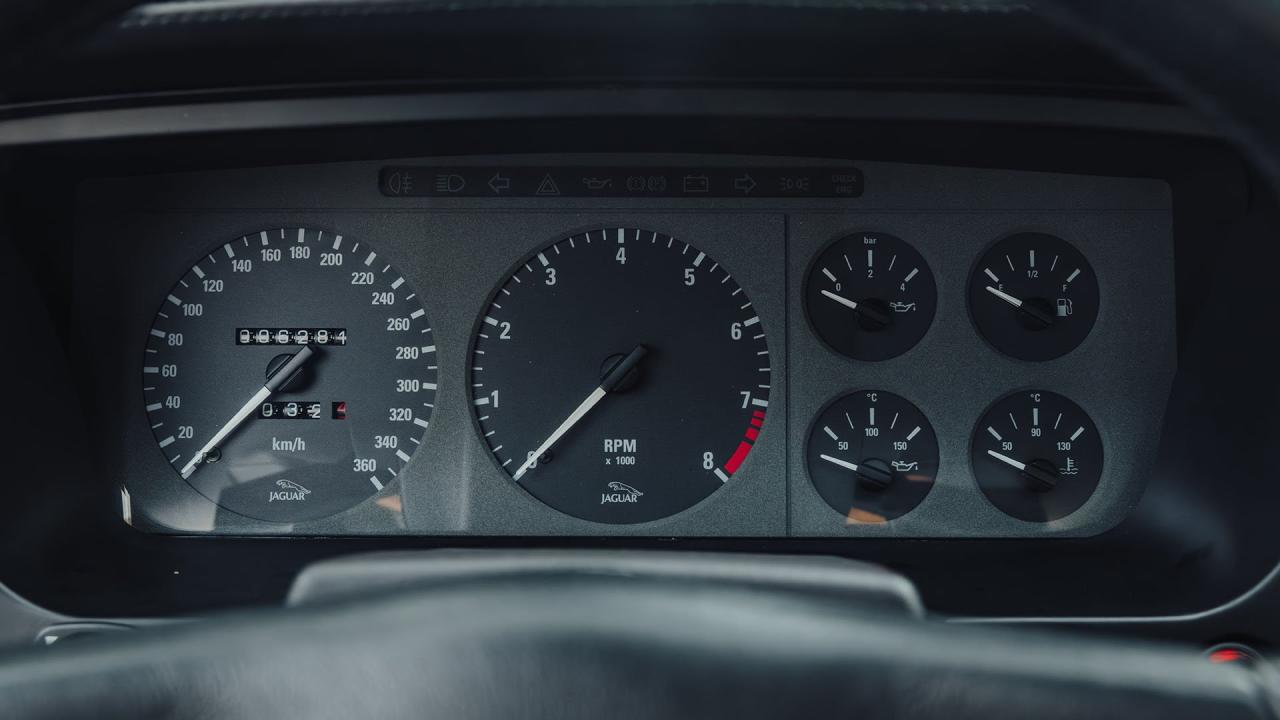 1992 Jaguar XJ220