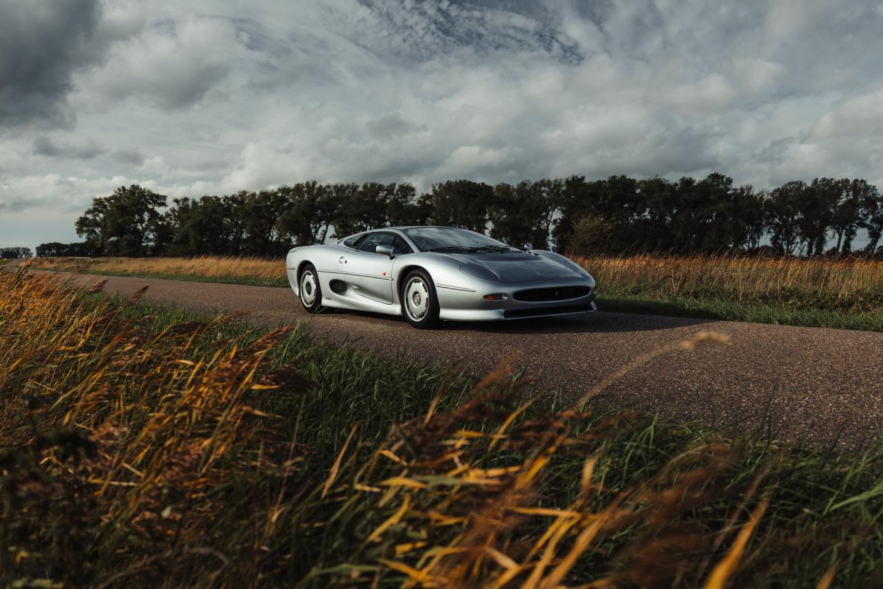 1992 Jaguar XJ220
