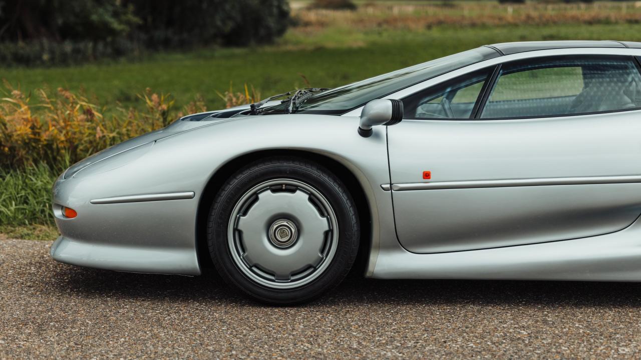 1992 Jaguar XJ220