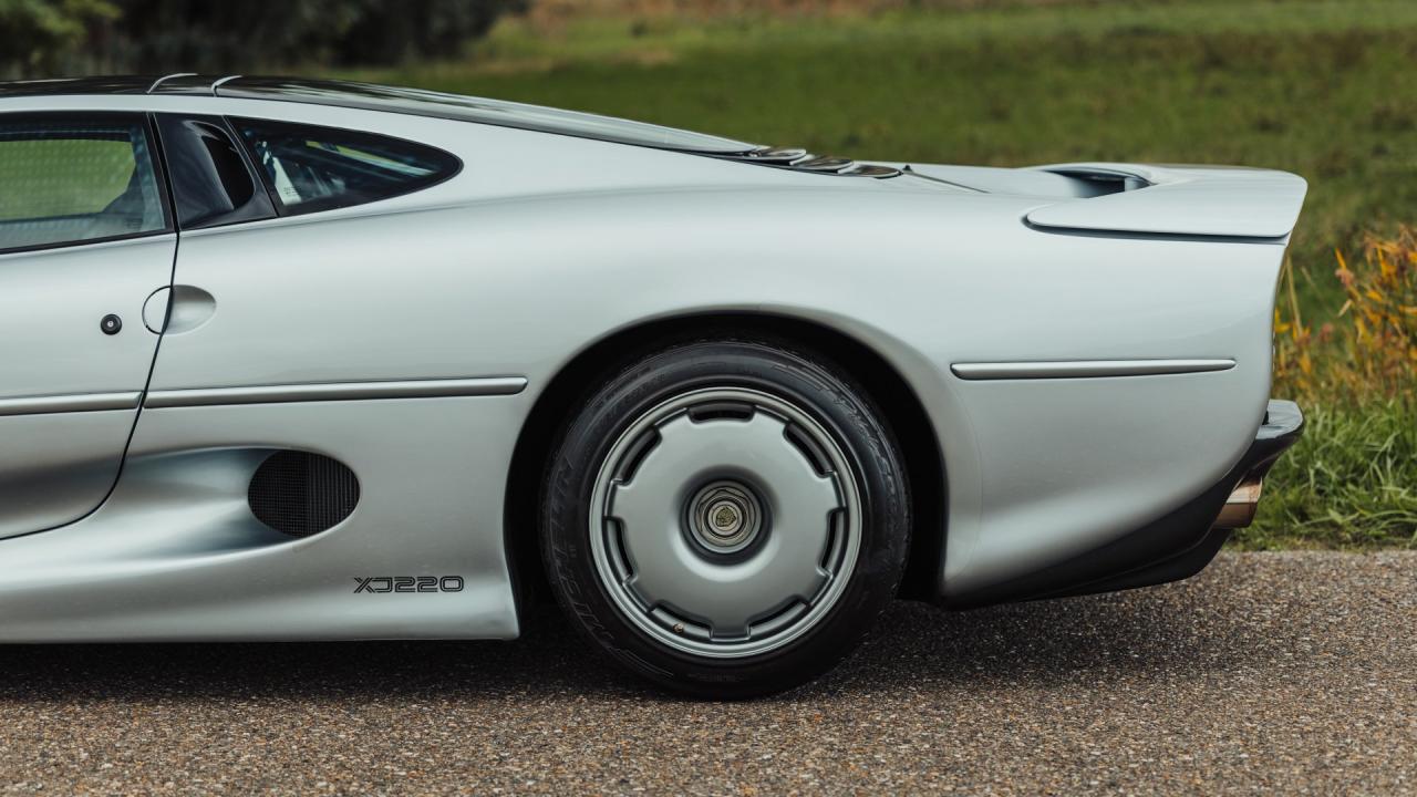 1992 Jaguar XJ220