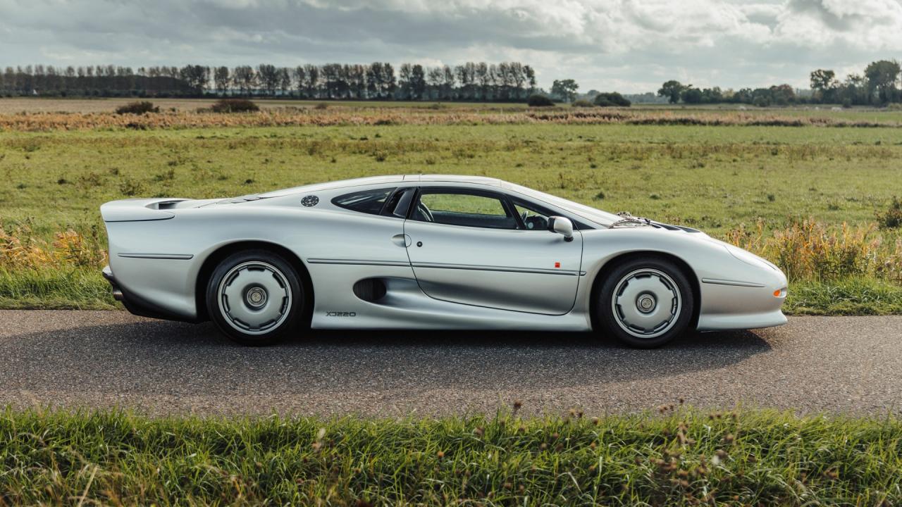 1992 Jaguar XJ220
