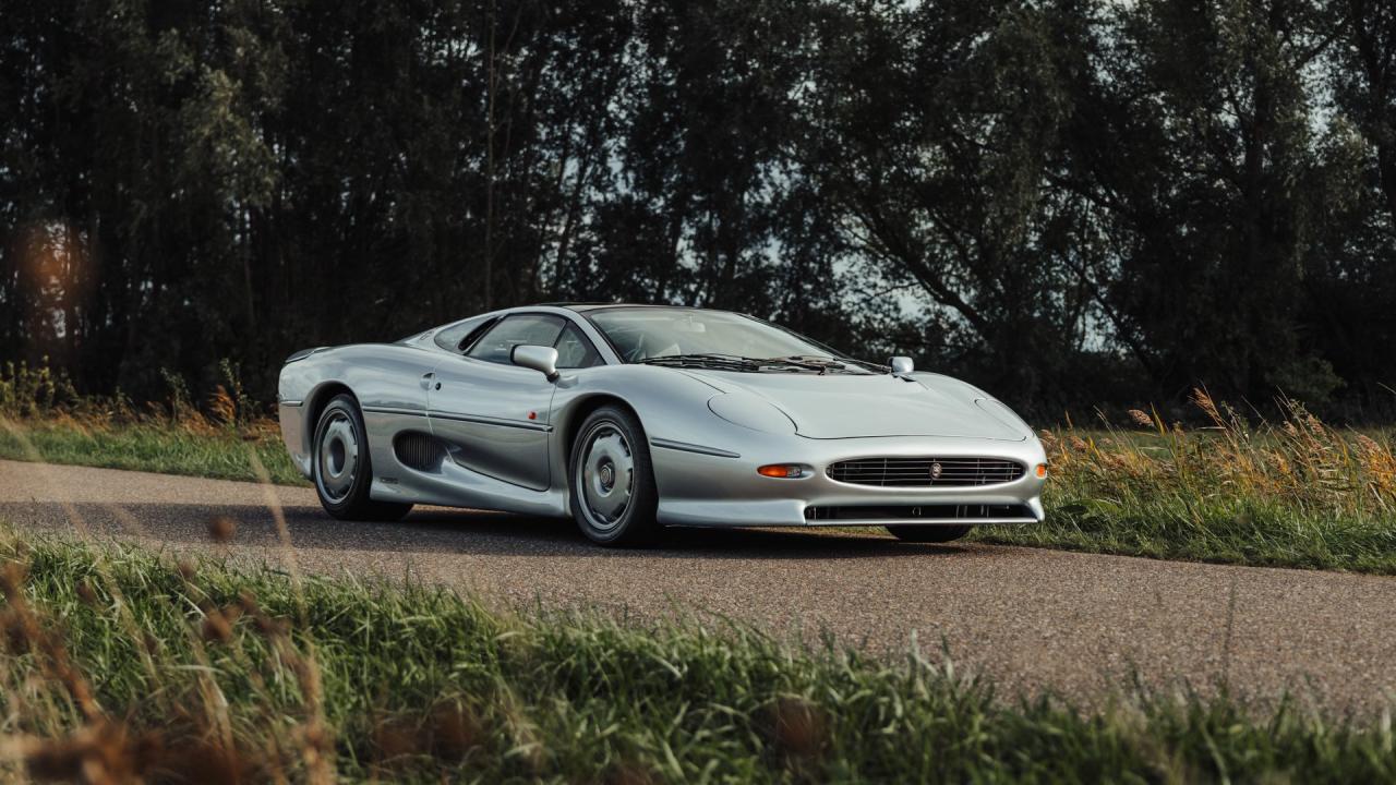 1992 Jaguar XJ220