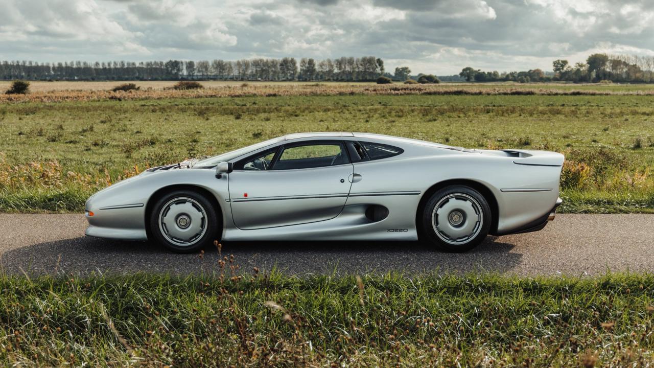 1992 Jaguar XJ220