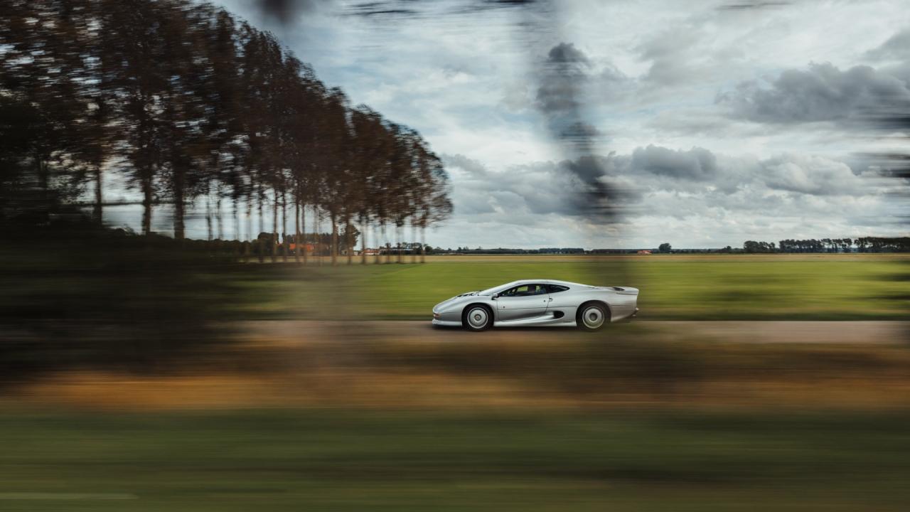 1992 Jaguar XJ220