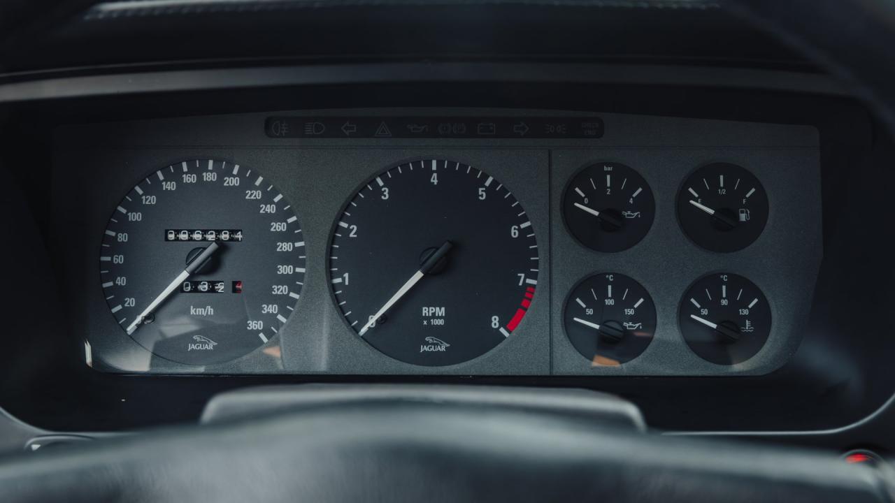 1992 Jaguar XJ220