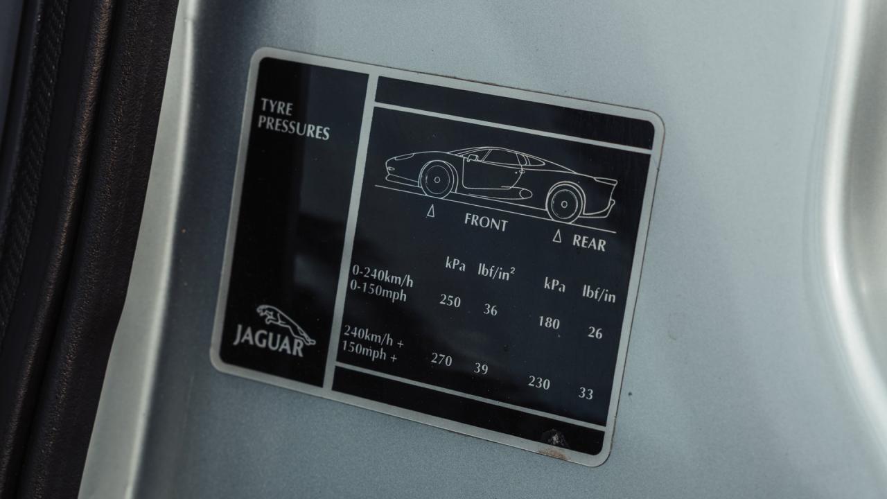 1992 Jaguar XJ220