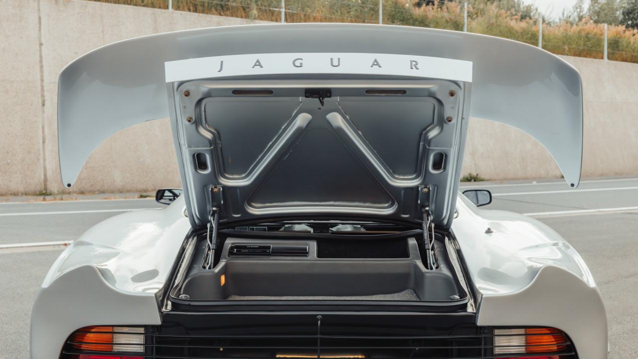 1992 Jaguar XJ220