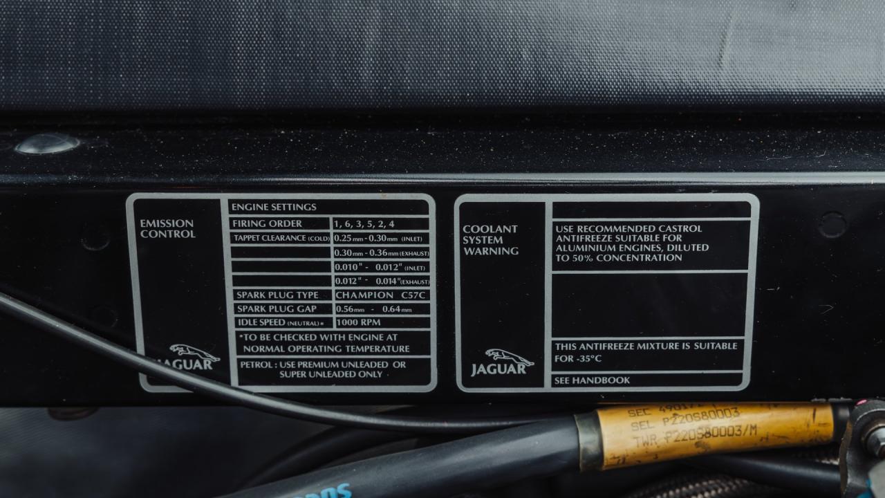 1992 Jaguar XJ220