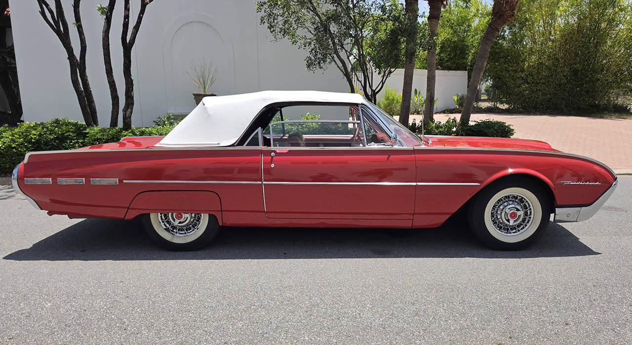 1962 Ford Thunderbird