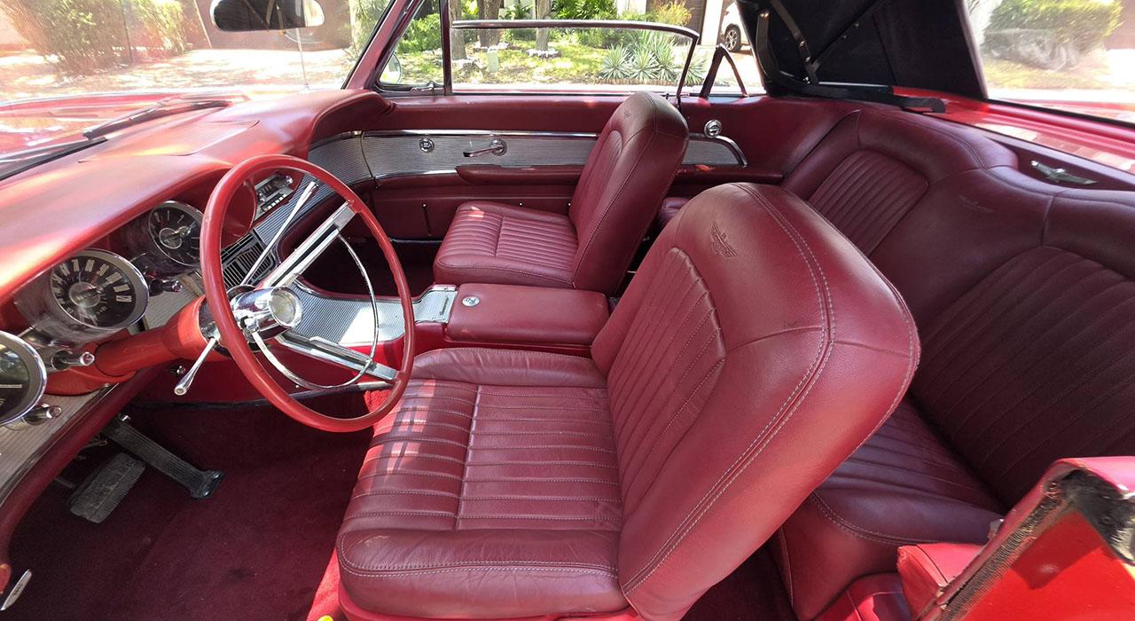 1962 Ford Thunderbird