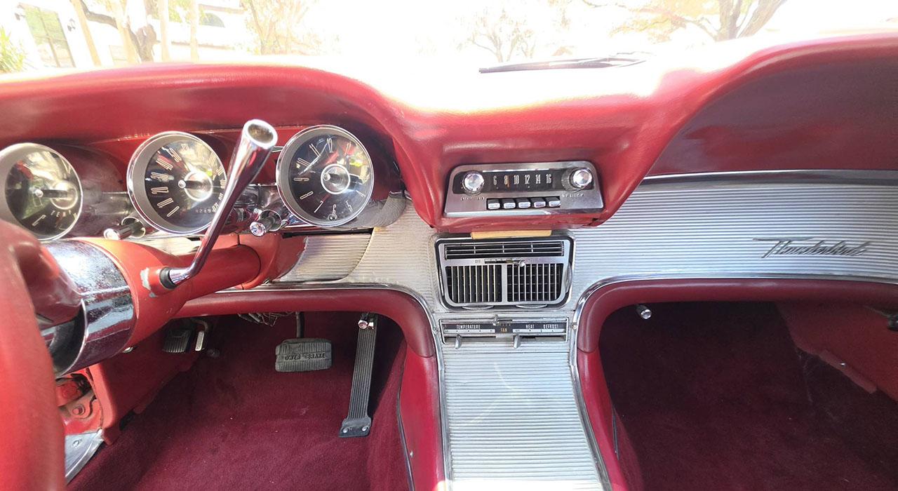 1962 Ford Thunderbird