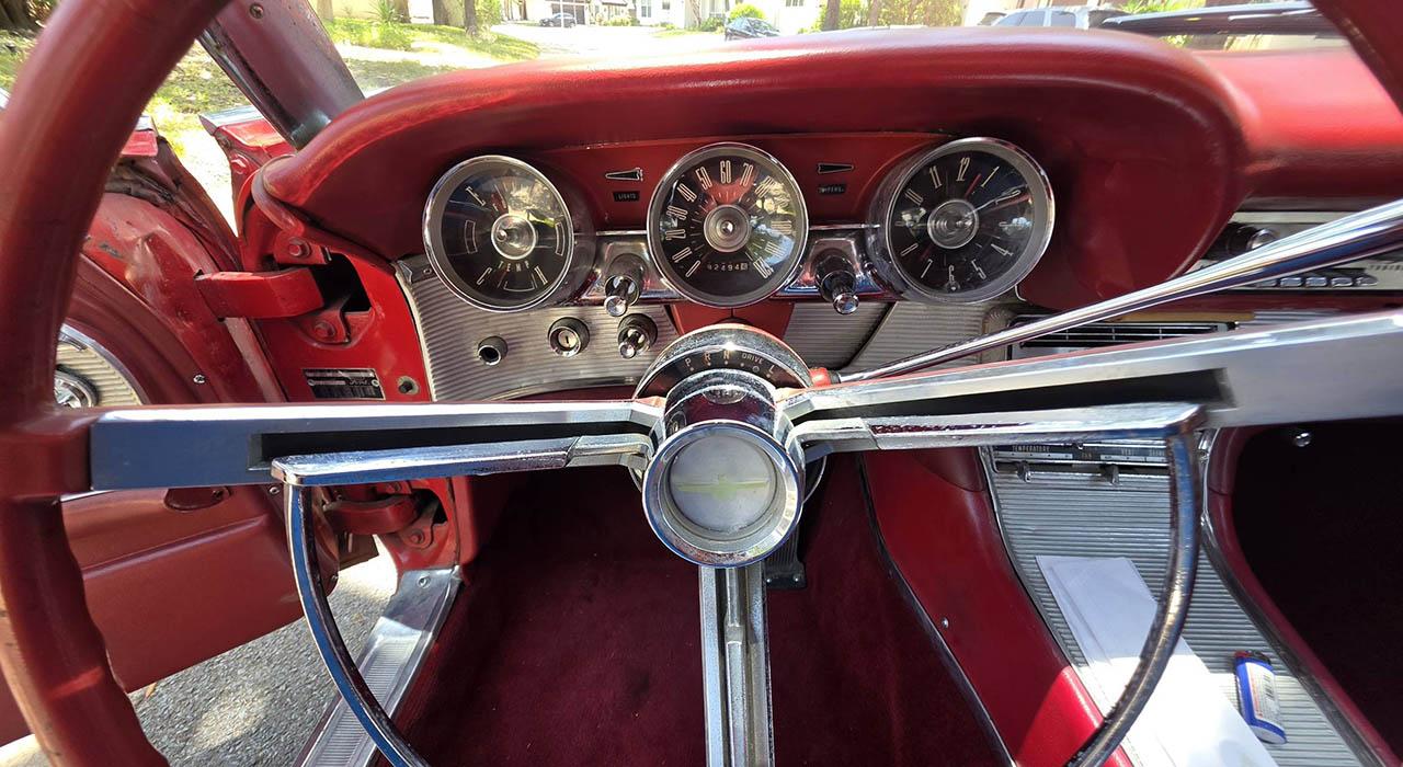 1962 Ford Thunderbird